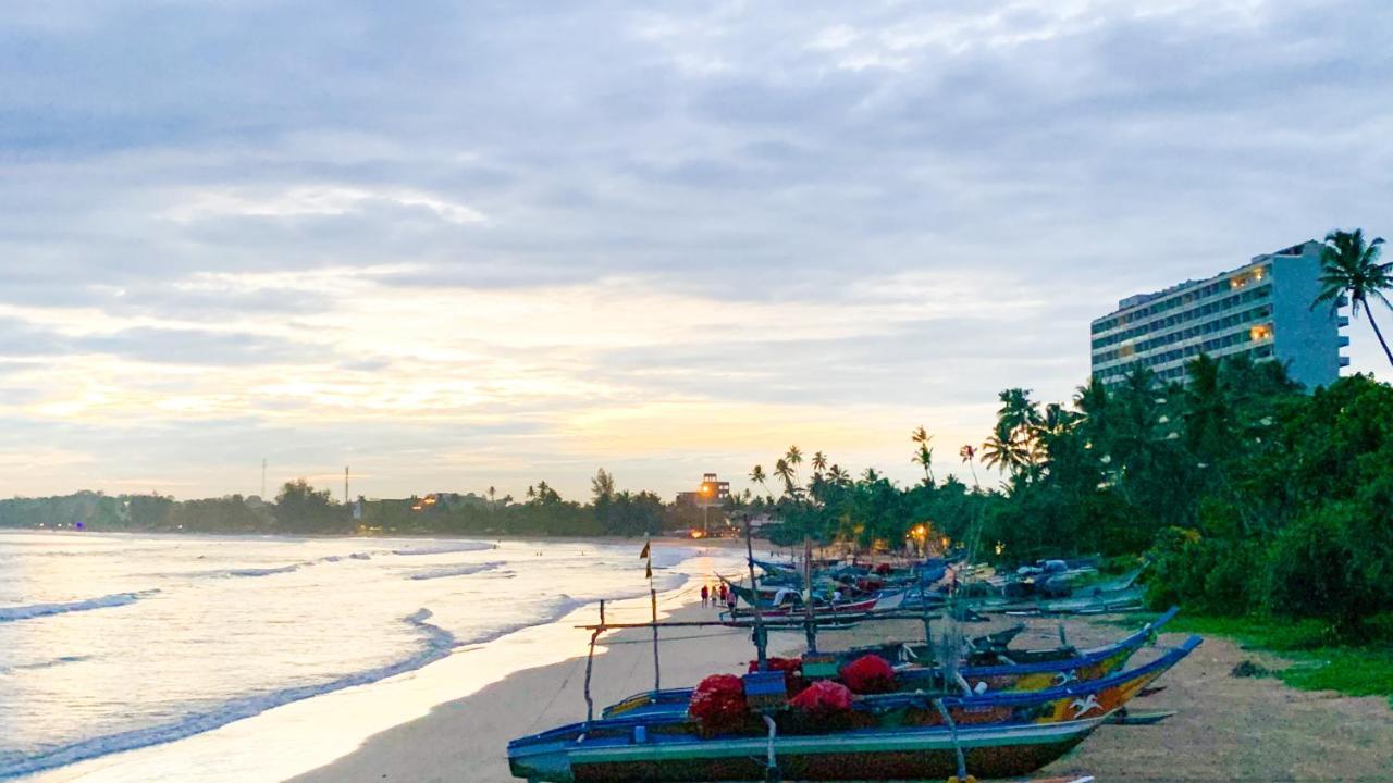 The Bay House Hotel Weligama Bagian luar foto