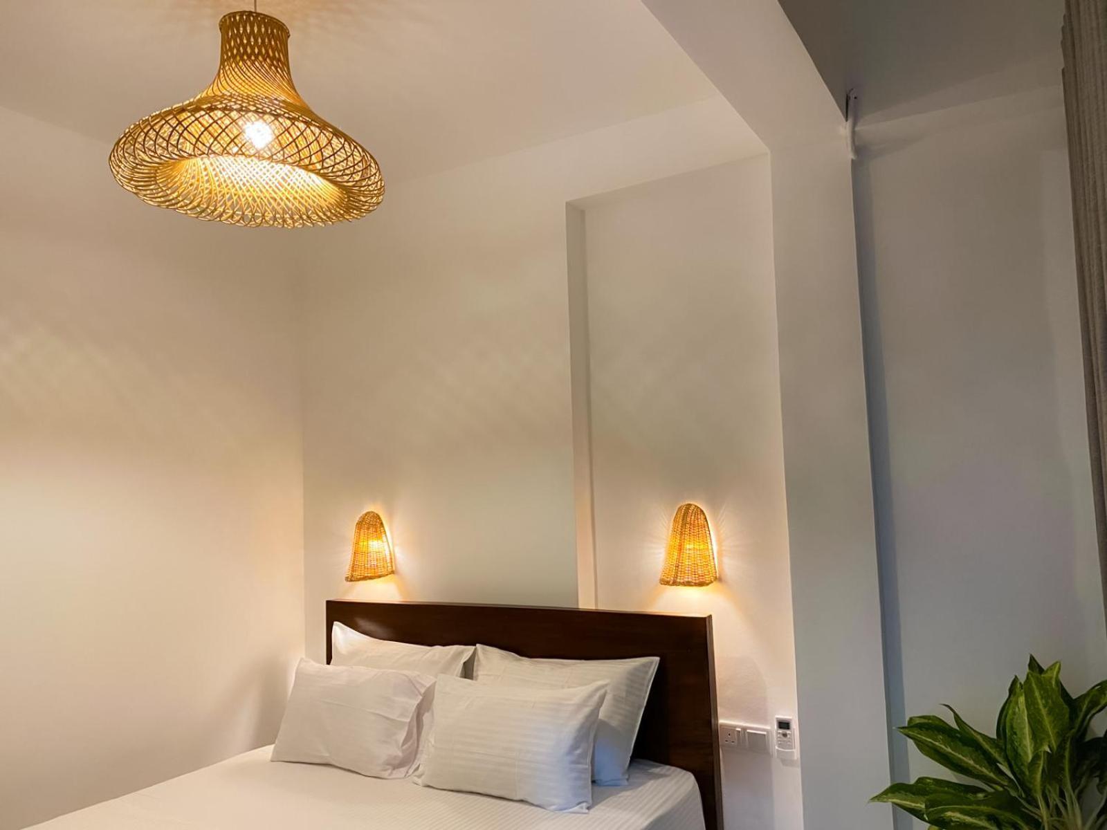 The Bay House Hotel Weligama Bagian luar foto