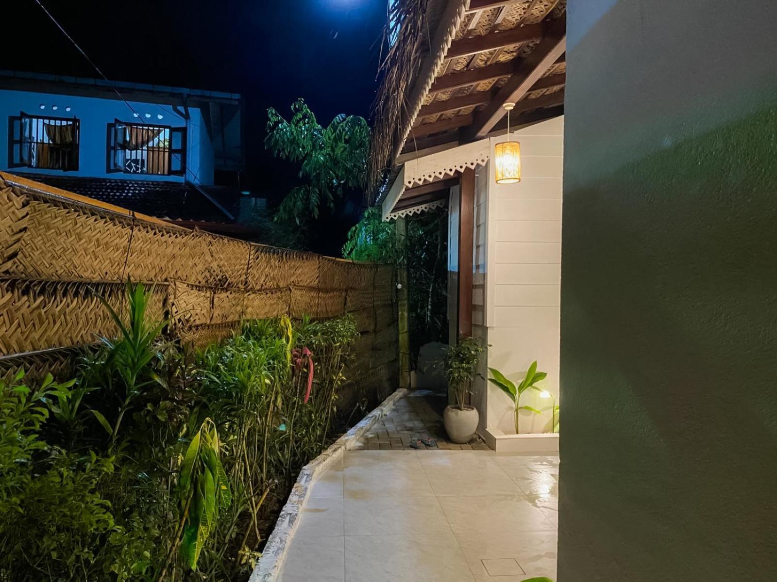 The Bay House Hotel Weligama Bagian luar foto